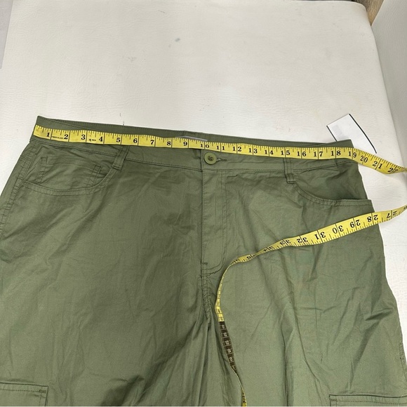 Kut from the Kloth Olive cargo Pants size 16 NWOT - Picture 5 of 9